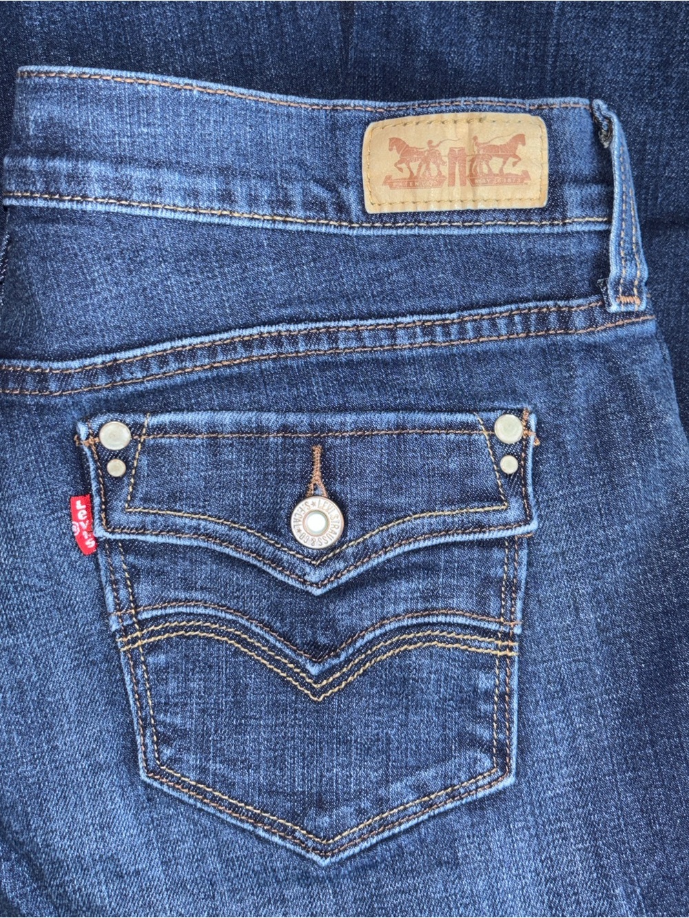 Levi's Women's Dark Indigo High-Rise Jeans Size 10